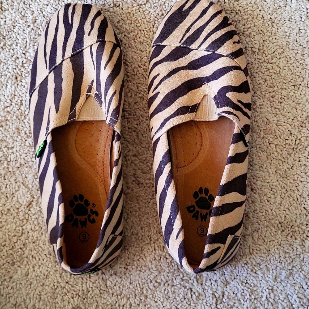 Tiger stripe suede canvas flats - brand new